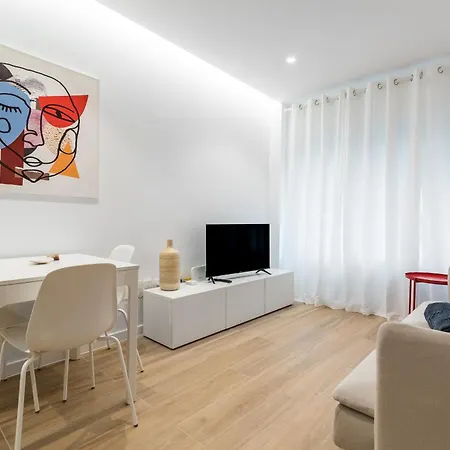 Home2book Cozy & Chic Near The Apartment *